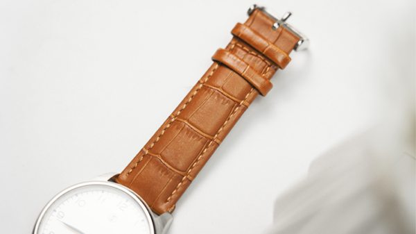 Watchband Camel by PITATA MAGIC - Trick – Image 2