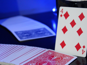 Tumi Magic presents Glitch Card (Red) by Tumi Magic – Trick