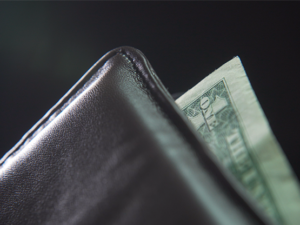 Easy Money Brown Wallet (Gimmick and Online Instructions) by Spencer Kennard – Trick