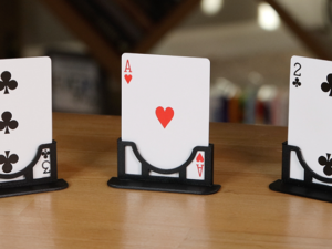Three Cards Monte Stand RED (Gimmicks and Online Instruction) by Jeki Yoo – Trick