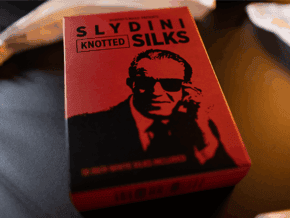 Slydini's Knotted Silks (White / 18 Inch) by Slydini & Murphy's Magic - Trick – article de magie | Abracadabreizh