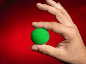 Magic Sponge Balls 4PK GREEN 1.5″ by Murphy’s Magic