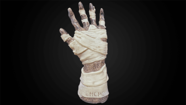 Hanson Chien Presents Mummy Hand by Hanson Chien & Bob Farmer – Image 2