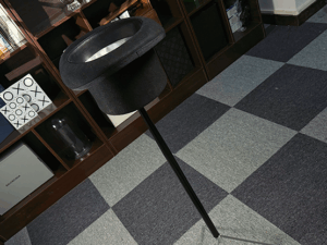 The Cane Table (Top Hat) by Junjie Li, Bond Lee & MS Magic