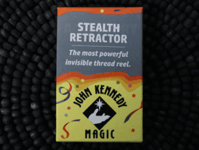 Stealth Retractor by John Kennedy – article de magie | Abracadabreizh
