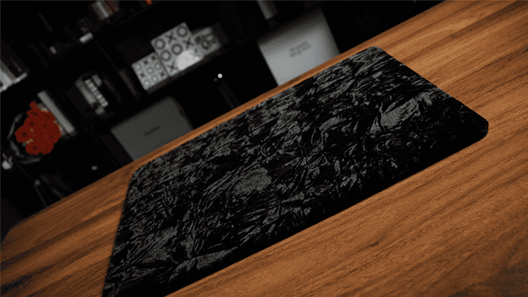 Black Art Close-up Pad Set (Large) by Bond Lee & Stephen Chan 2 Tapis de close-up Black Art pour magie, grand modèle, par Bond Lee & Stephen Chan.
