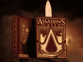 Cartes Assassin's Creed Legacy Version 2 Garnet avec lame cachée noire.