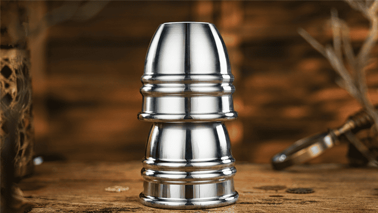 Aluminum Alloy Cups and Balls Matching Solid Cup by TCC Magic 2 Pièces de coupe en alliage d'aluminium TCC Magic, parfaites pour les tours de magie avec balles.