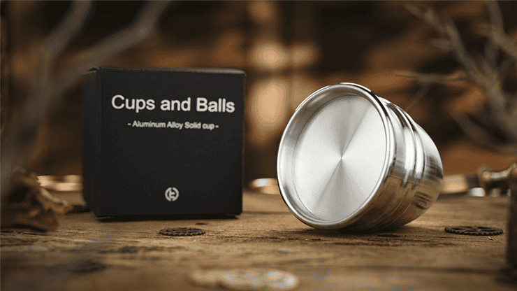 Aluminum Alloy Cups and Balls Matching Solid Cup by TCC Magic 1 Coffret de coupes et balles en alliage d'aluminium pour magie.