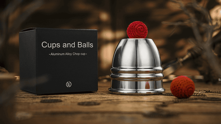 Aluminum Alloy Cups and Balls Matching Chop Cup by TCC Magic 2 Coupes et Balles en Alliage d'Aluminium avec Chop Cup TCC Magic.