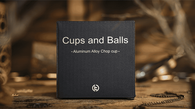 Aluminum Alloy Cups and Balls Matching Chop Cup by TCC Magic 1 Poupée de magie Cups and Balls en alliage d'aluminium TCC Magic.