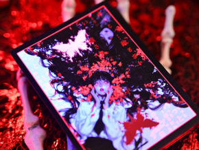 Crimson Maple Playing Cards by Evokad – article de magie | Abracadabreizh