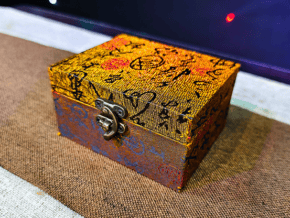 Boîte à pièces chinoises anciennes pour magie.