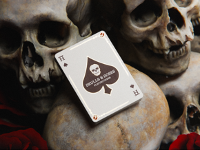 Skulls & Roses Playing Cards (Gilded Edition)