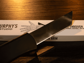 Knife Through Arm by Murphy&rsquo;s Magic (couteau à travers le bras)