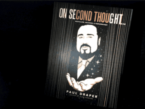 Livre de magie "On Second Thought" avec un magicien sur la couverture.