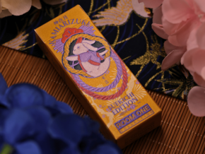 Mini Kamiarizuki (Suekichi Edition) Playing Cards by Room One – article de magie | Abracadabreizh