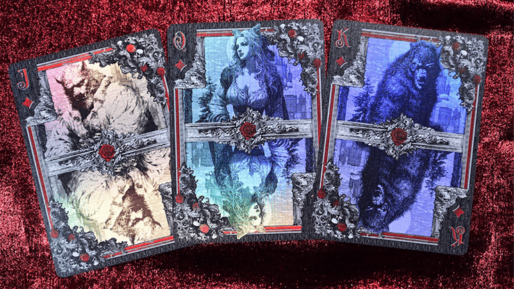 Trinity of Night - Werewolf HOLO Playing Cards by Evokad 4 Cartes à jouer magiques avec illustrations mystérieuses et effets spéciaux.