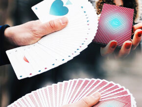 AEY Catcher Playing Cards – article de magie | Abracadabreizh