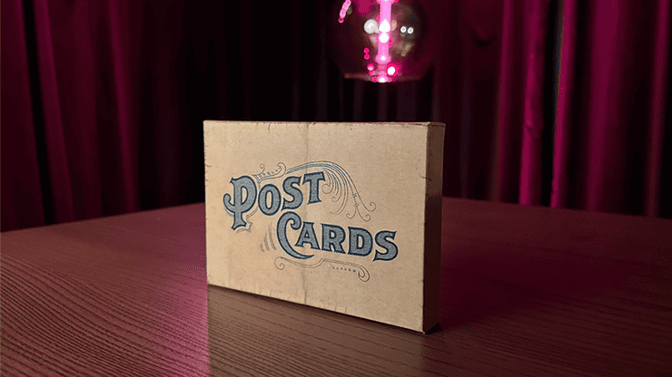 Boîte de cartes postales pour magie ou décoration.