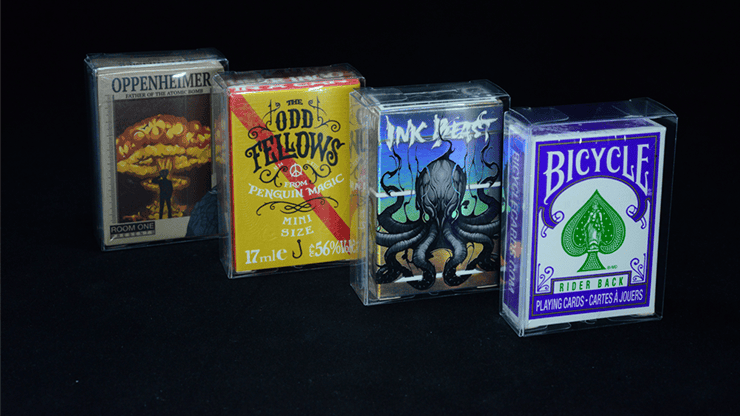Quatre boîtes de cartes à jouer Carat DS1 Mini Deck Sleeves.