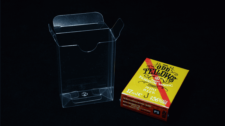 Boîte en plastique transparent pour cartes à jouer ou accessoires magiques.