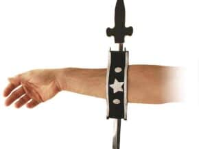 Sword through arm by Vincenzo Di Fatta – article de magie | Abracadabreizh