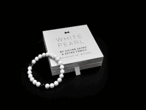 White Pearl by Gentlemen&rsquo;s Magic & Victor Zatko