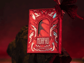 Morpho V2 (Carmine) Playing Cards by TCC Fashion – article de magie | Abracadabreizh