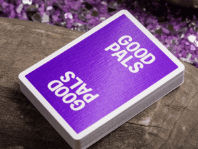Good Pals Purple Foil Logo Playing Cards – article de magie | Abracadabreizh